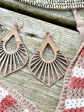 Intricate laser wood cut boho earrings w hippy earth goddess resort vacay vibe